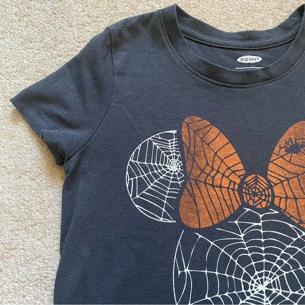 3/$15 or 4/$19 Halloween Glow In The Dark Minnie Mouse Disney Shirt Sz Small 6/7 - Picture 9 of 14